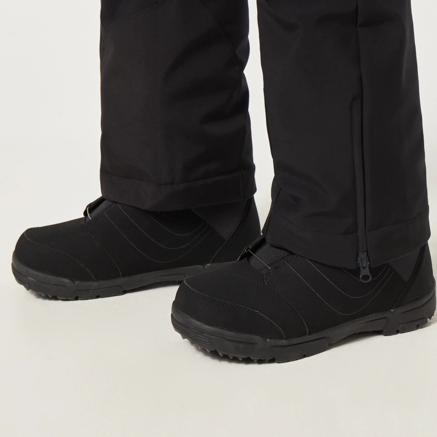 Oakley Women's TC Dharma Snowboard Bib Pant 5 Oakley Women's TC Dharma Snowboard Bib Pant - Image 5