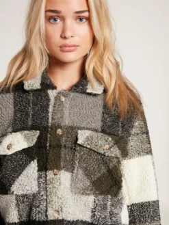 Volcom Silent Sherpa Laid Jacket -Roxy Ski Store B1512105 ARC 2 1188x1584 crop center eb12eac1 5672 4cd4 9664 0902517dcd94