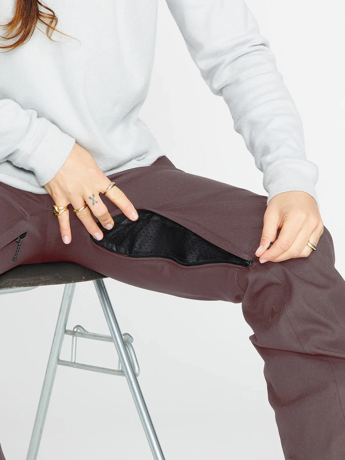 Volcom Womens Species Stretch Snowboard Pants 4 Volcom Womens Species Stretch Snowboard Pants - Image 4