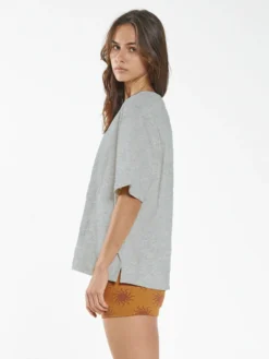 Some Kind Of Paradise Box Tee -Roxy Ski Store WTH22 112G4 1 700x 6b12d087 575f 4282 8712 cf896248c8da